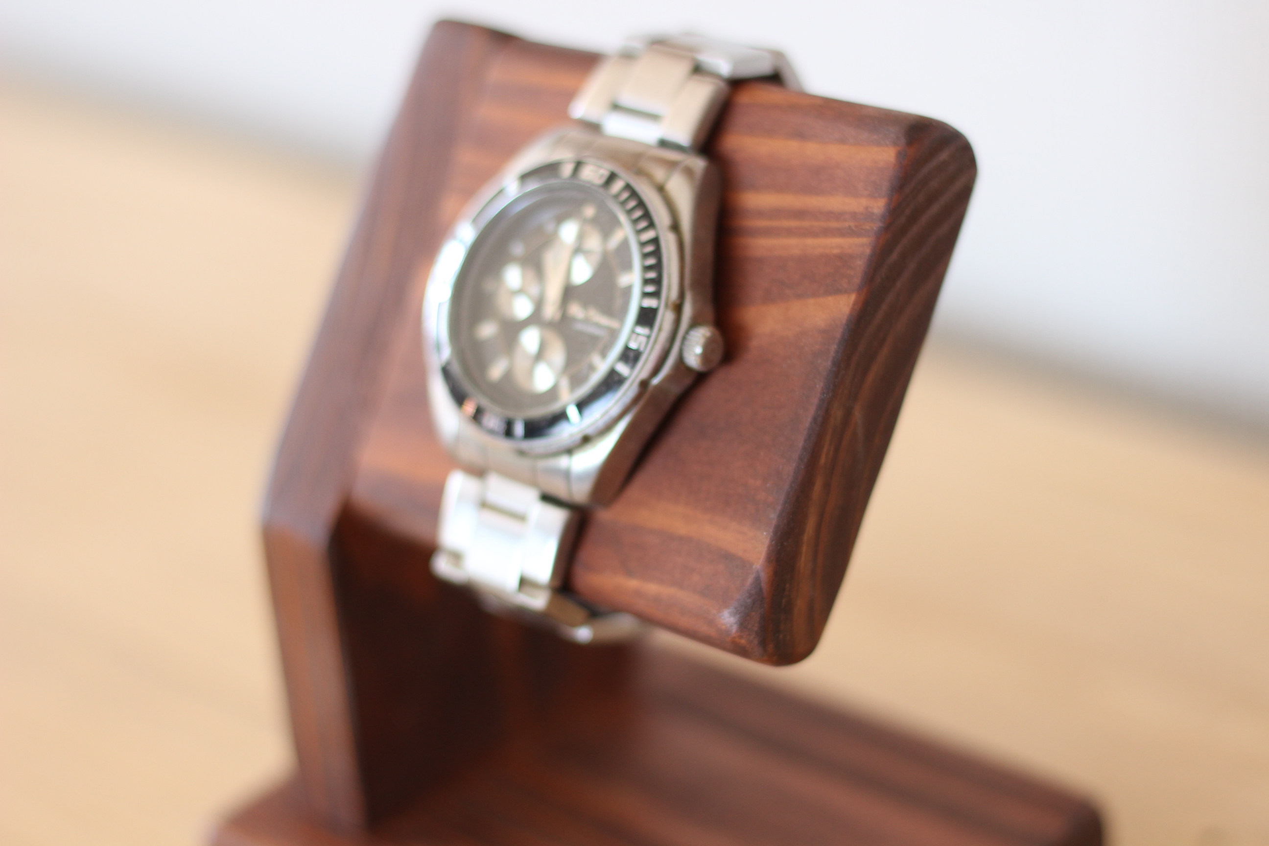 腕時計スタンド「HOKKAIDO WOOD」ロゴマーク刻印