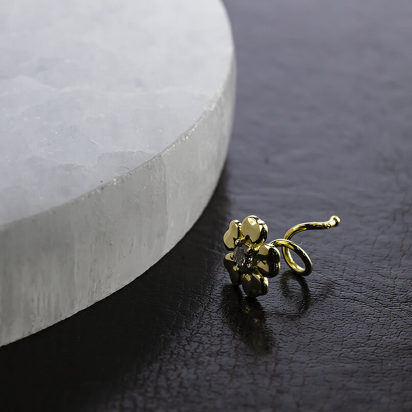 花 フラワー 18金 キャッチのいらないピアス ダイヤモンド 0.06ct K18YG つけっぱなし ピアス イエローゴールドk18 キャッチナッシャー 260305bd401dyu SWAA385