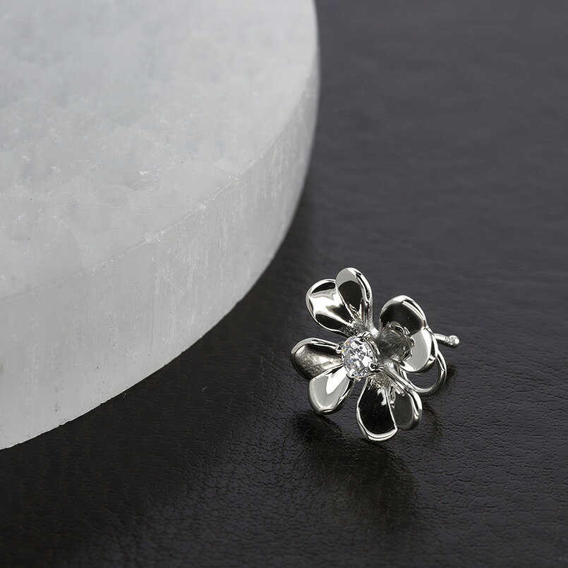 フラワー 花 プラチナ キャッチのいらないピアス レディース 片耳 ダイヤモンド 0.08ct pt900 ピアス つけっぱなし キャッチナッシャー 250729400dpu SWAA393