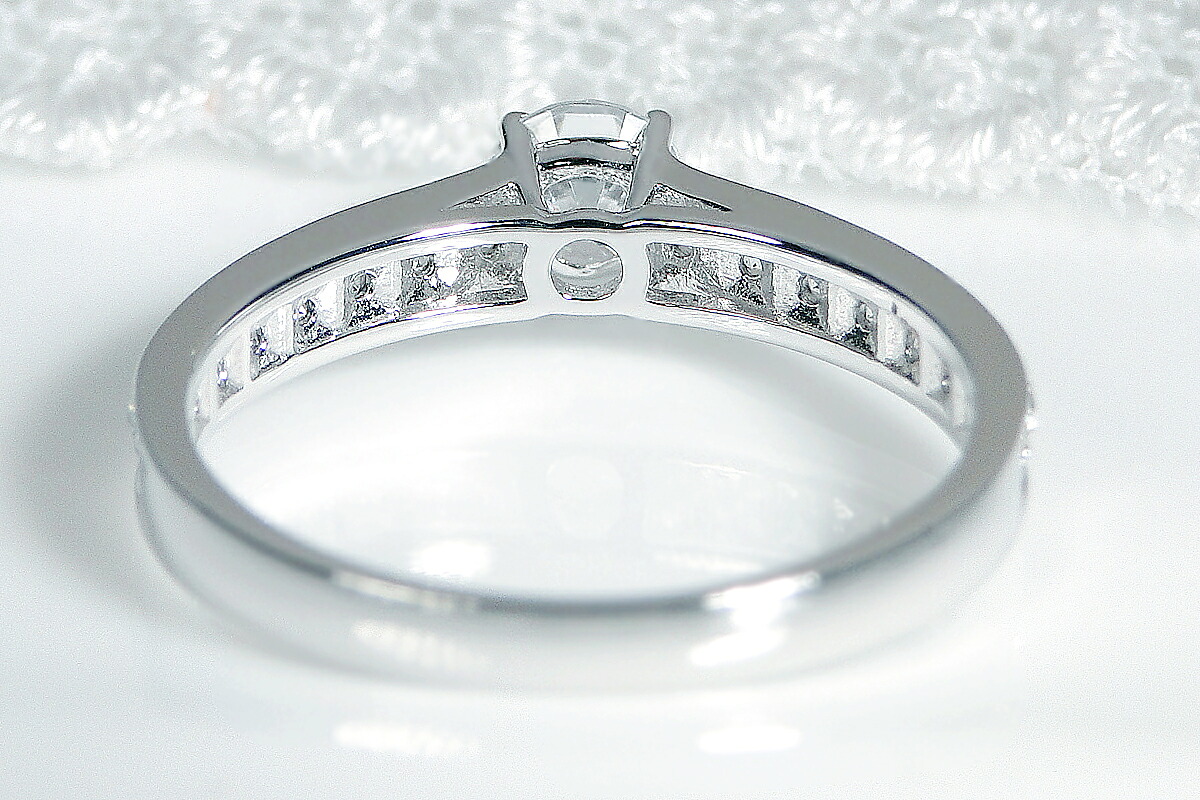 【中央宝研鑑定書付】pt950 中石 Fカラー 大粒0.3ct ハートアンドキューピッド ダイヤモンド リング【0.58ctUP】 CSR0302-pt SWAV047