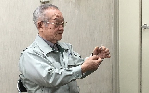 ハンガー  【安江式まじかる ピンチハンガーII 通常版（28P）】 | 洗濯 ステンレス 洗濯ばさみ 洗濯ピンチ 洗濯物 丈夫 ワンタッチ 日本製 便利 便利グッズ 日用品 生活雑貨 簡単 イメージ