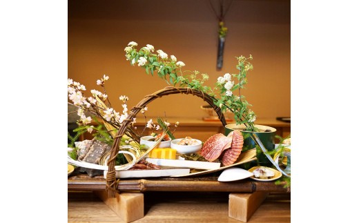 【 三重県伊勢市 】 お食事券 伊勢三玄 季節の会席料理 (1名様分) 日本料理 会席料理 贈り物 贅沢 体験 チケット 観光 グルメ 和食 食事券 伊勢志摩 三玄 三重 伊勢 (1599)