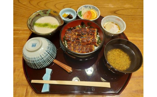 947 鰻の千代幸特産伊勢芋とろろうなとろ膳と名物白焼(川)のセット1名様分御食事券 伊勢 うなぎ 伊勢神宮 お食事券 ランチ 伊勢芋 とろろ 白焼