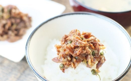 熊野牛しぐれ煮 約80g×2パック　しぐれ煮 牛 牛肉 和牛 肉 国産 小分け ご飯のお供 簡単調理 山椒三重県 熊野市 下岡精肉店【sim201A】