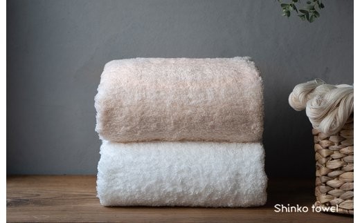 【TVで紹介！】おぅ！え～やん バスタオル 2枚（桜色 ホワイト）【泉州タオル 国産 吸水 普段使い 無地 シンプル 日用品 家族 ファミリー】