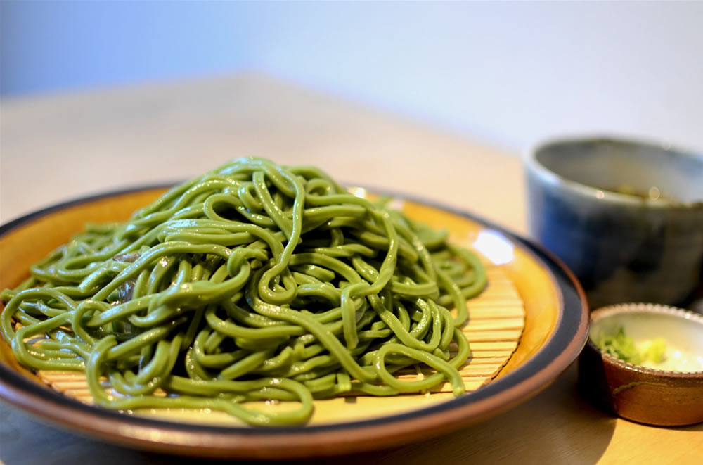 【60年かけてやっと開発！つるモチ】わかめ麺