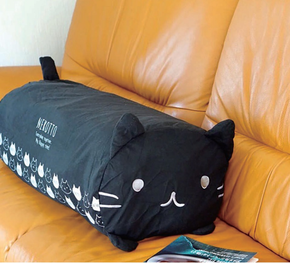 クッションになる布団収納カバー ●ねこっと●ネコ 猫 クッションカバー インテリア スケーター  FCC1D 487866 奈良県 奈良市 なら 10-280