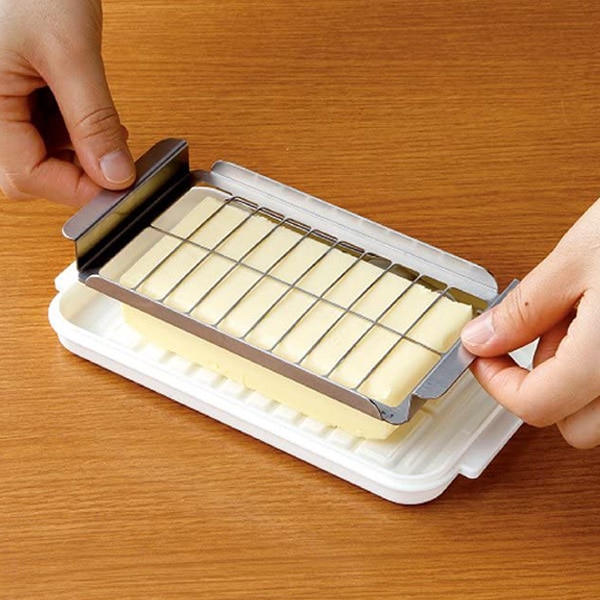バターカッター バターケース バターナイフ付き 簡単カット 食洗機 使用可 バター カッター ケース ナイフ セット キッチングッズ 日用品 家庭用品 普段づかい ベーシック シンプル 人気 おすすめ