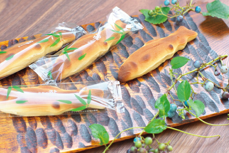 熊野川鮎 24個入り　鮎を典雅にかたちどった銘菓　詰め合わせ 焼き菓子 菓子 お菓子 ギフト【fks105A】