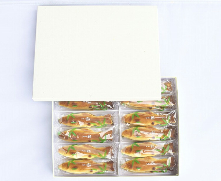 熊野川鮎 24個入り　鮎を典雅にかたちどった銘菓　詰め合わせ 焼き菓子 菓子 お菓子 ギフト【fks105A】
