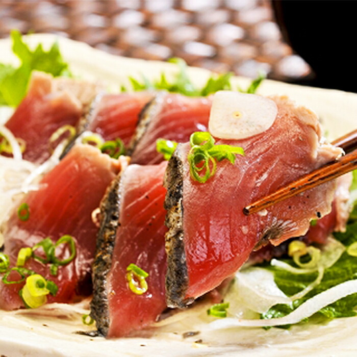 黄金藁焼き一本釣り鰹タタキ 1kgと藻塩(5パック)のセット【1か月以内に発送】【nks102B】