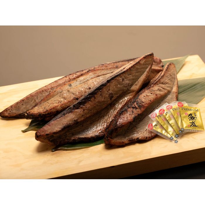 黄金藁焼き一本釣り鰹タタキ 1kgと藻塩(5パック)のセット【1か月以内に発送】【nks102B】