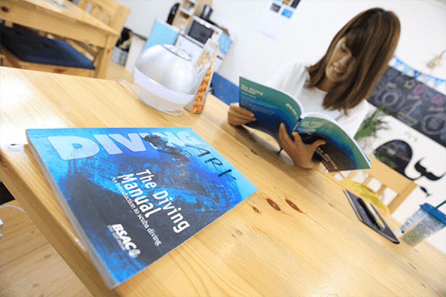 ダイビング 初級ライセンス講習 1名様分　初めてダイビングする、初めてライセンスを取得する方向けのコース　スキューバダイビング チケット【ark102A】