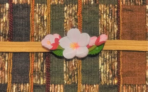 4月の帯留め(桜・白)(兼ブローチ)【hms005A】