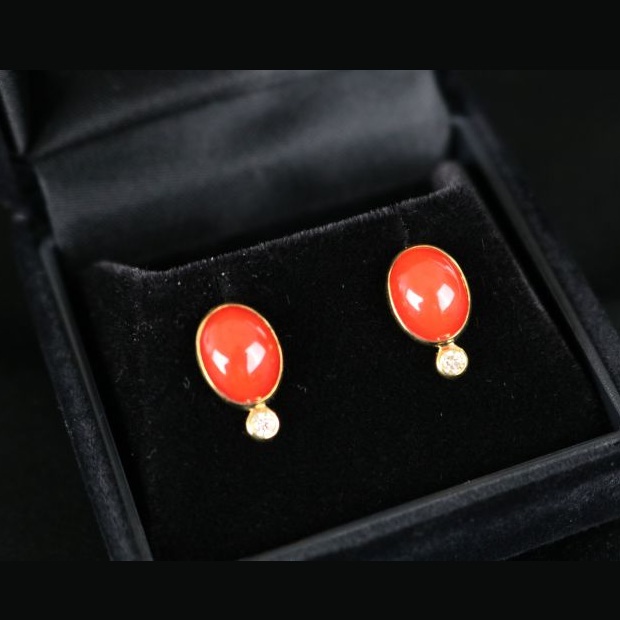 赤サンゴ と ダイヤモンド の K18ピアス | アクセサリー ピアス ジュエリー 珊瑚 赤珊瑚 宝石 サンゴ プレゼント クリスマス バレンタイン カジュアル レディース シンプル 贈答用 人気