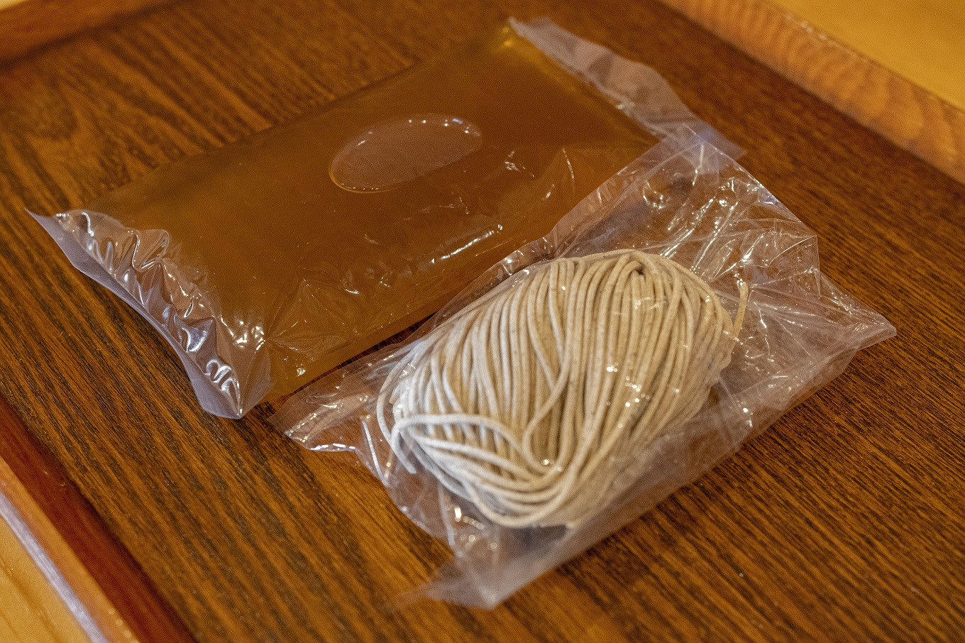細麺生そばセット 6人前 そば 蕎麦 海洋深層水 麺 生麺 セット つゆ付き お取り寄せ 手軽 贈答 引っ越し 年越し 安芸市 高知県 まえだ食堂 自家製 室戸 昆布 削り節 醤油 こだわり 素材 製