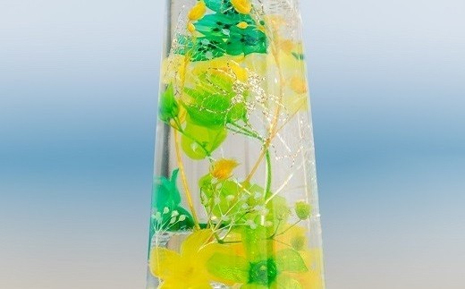 プリザーブドフラワー グリーン系 ハーバリウム 天然石 入り LEDライト付き ハンドメイド ギフト プレゼント 贈答用 お祝い 記念日 母の日 敬老の日 クリスマス ホワイトデー お花 高知県産 花