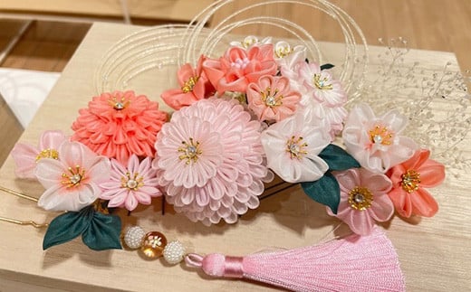 【つまみ細工の髪飾り 花明かり】 [M548-1] つまみ細工 髪飾り 絹100％ 成人式 七五三 結婚式 花 水引 絹 寿 花 フラワー ヘアアクセサリー ホワイト 振袖向け 卒業式 和装 着物