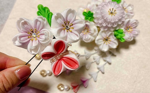 【つまみ細工の髪飾り 淡桜】 [M551-1] つまみ細工 髪飾り 絹100％ 成人式 七五三 結婚式 花 水引 絹 寿 淡桜 桜 花 Uピン式 ヘアアクセサリー フラワー ピンク 振袖向け 卒業式