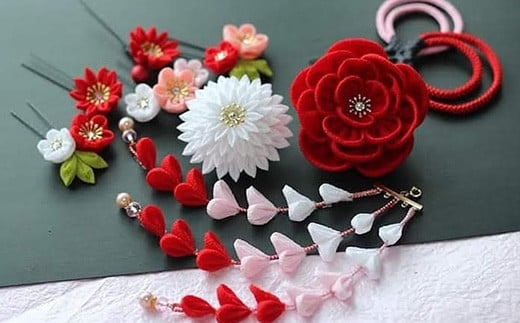 【つまみ細工の髪飾り 牡丹×万寿菊 ちりめん 紅白】 [M557-1] つまみ細工 髪飾り 一越ちりめんレーヨン 成人式 七五三 結婚式 花 水引 絹 寿 牡丹×万寿菊 ちりめん 花 Uピン式 ヘアアクセサリー