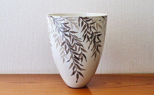 【陶芸作家 勝田文博】和紙染柳文花器【神埼市 伝統工芸 粉引き 鉄絵 草花 窯元 日の隈窯】(H025130)