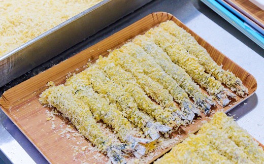 【隔月定期便3回】創業45年「魚屋さんの手づくりエビフライ」10尾(400~500g)【海老フライ 夕食 おかず プリプリ 簡単 時短料理 揚げるだけ ふるさと納税】(H032128)