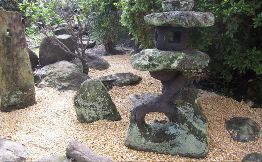 < R8年熊本地震復興支援 >【5個口】庭砂利 天草砂利(5mm~20mm) 約20kg袋入り 合計約100kg 天草石 砂利 じゃり ブラウン 茶色 石 天然石 庭 熊本県 上天草市