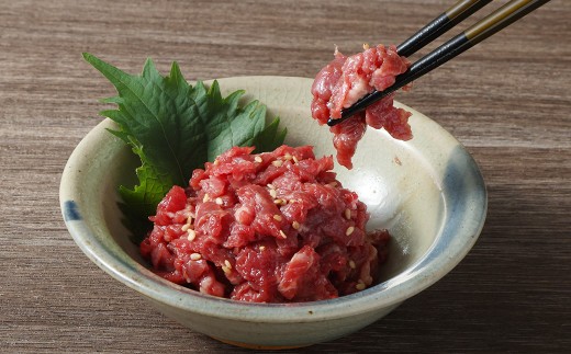 【12ヶ月定期便】馬さくらユッケ 約250g（約50g×5）  計約3,000g 馬肉 ユッケ 赤身馬肉 赤身 肉 お肉 生食 おつまみ 小分け カット済み お取り寄せグルメ 定期便 熊本県 西原村