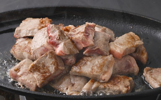 【4ヶ月毎3回定期便】 くまもとあか牛 サイコロステーキ 計約1.2kg（約400g×3回） 牛肉 お肉 和牛