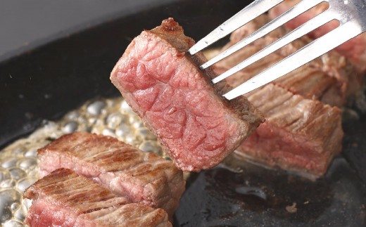【1ヶ月毎10回定期便】 くまもとあか牛 モモステーキ 計約3kg（約300g×10回） 牛肉 お肉 和牛